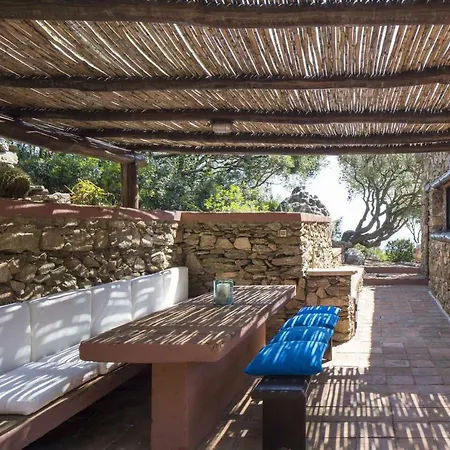 Ogliastra, San Pantaleo, Grande Piscina Privata, Parco Recintato, Wi-fi Olbia